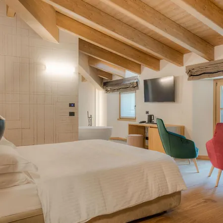 Wine San Carlo - Relais & - Boutique Hotel Chiuro