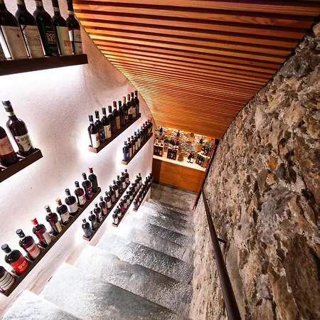 Wine San Carlo - Relais & - Boutique 4* Chiuro