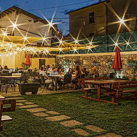 Wine San Carlo - Boutique & - Ristorante מלון Chiuro